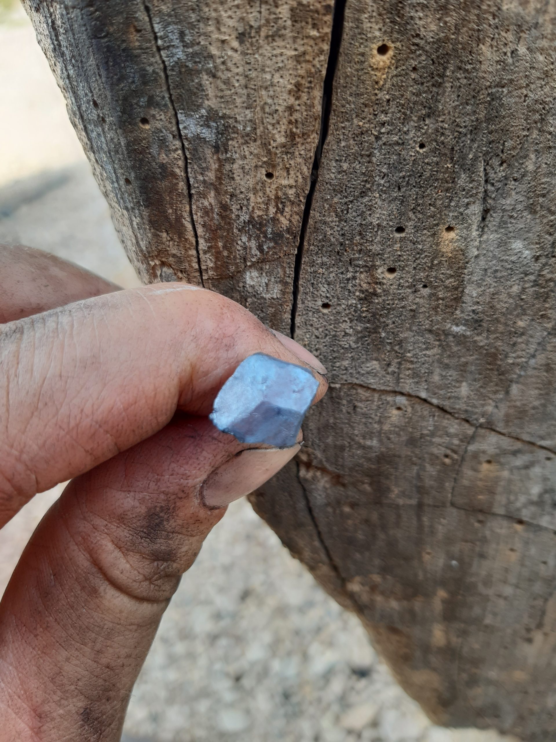 Clou à tête diamant forgé